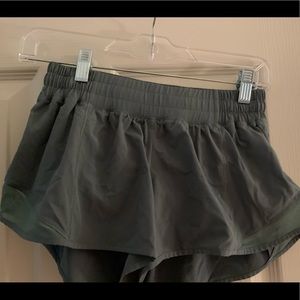 Lululemon shorts size 6
